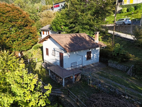 Rustico immerso nel verde con vista panoramica, a pochi minuti da Bellinzona 2