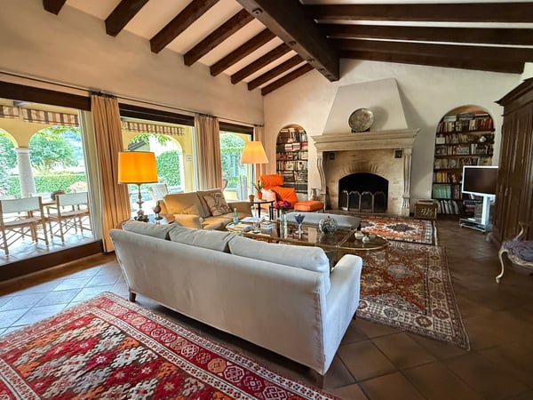 Villa di pregio con tratti di unicità ed eleganza 1
