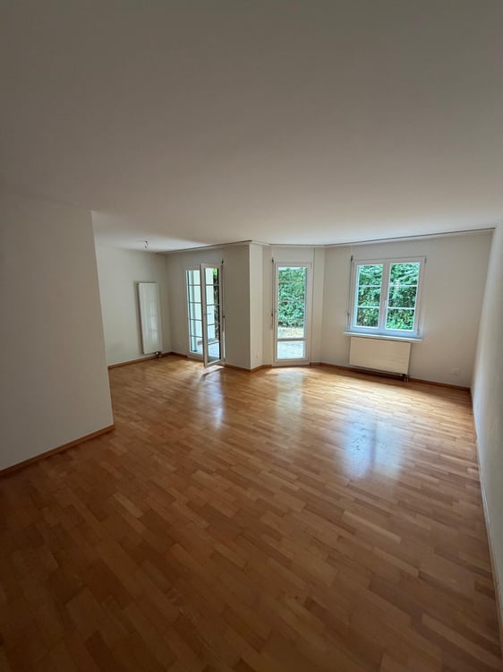 Wunderschöne 2.5 Zimmerwohnung mit Gartensitzplatz! 4