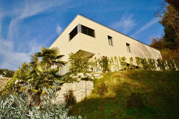 Moderna villa di pregio vicino al centro di Lugano 2