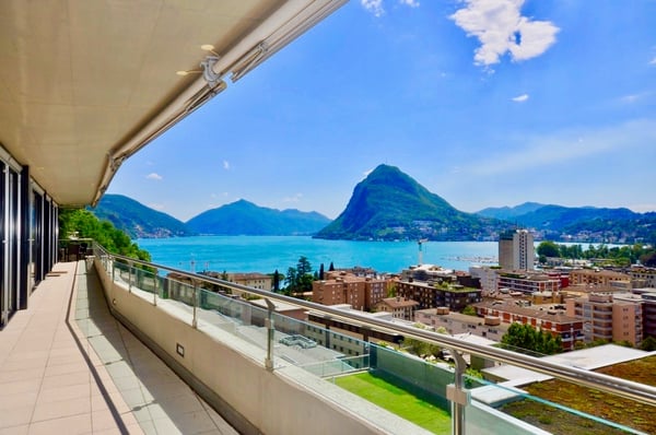 Magnifico Attico di Lusso con Terrazza-Tetto e Vista Lago di Lugano 3