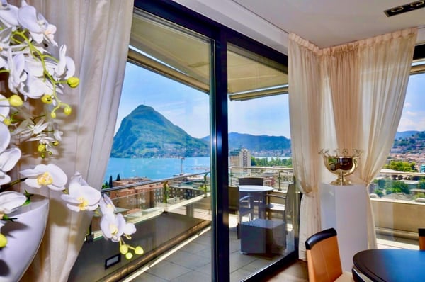 Magnifico Attico di Lusso con Terrazza-Tetto e Vista Lago di Lugano 12