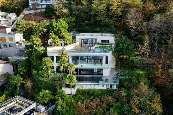 Moderna Villa di Lusso con Vista Lago di Lugano e Darsena Privata 4