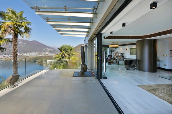 Moderna Villa di Lusso con Vista Lago di Lugano e Darsena Privata 12
