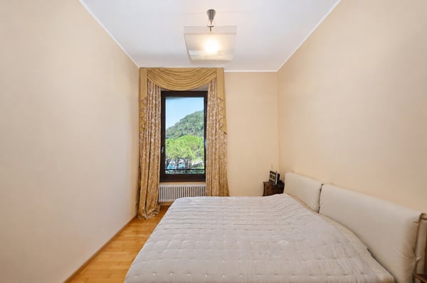 Elegante Attico Direttamente sulle Rive del Lago di Lugano 13