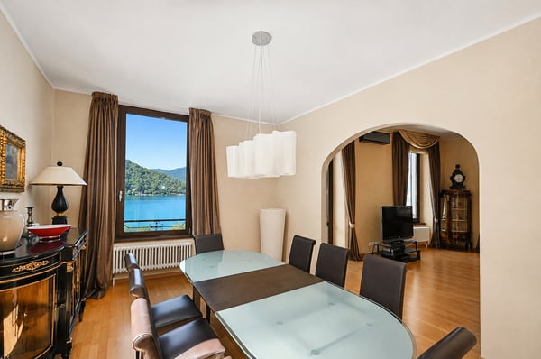 Elegante Attico Direttamente sulle Rive del Lago di Lugano 8