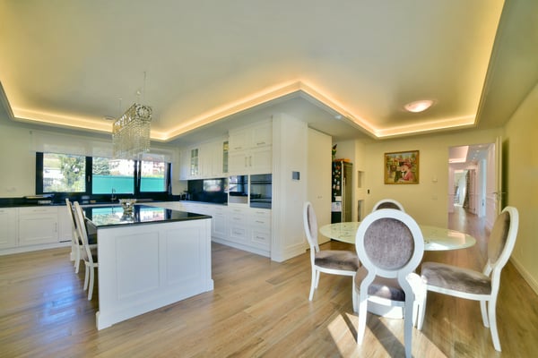 Ultra Moderna Villa di Lusso con Splendida Vista sul Lago e sul Verde 12