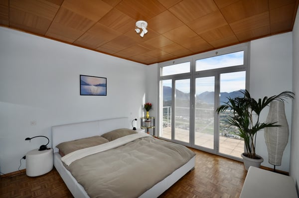 Villa Bifamiliare con Vista Panoramica a 180 su Lago e sui Monti 13