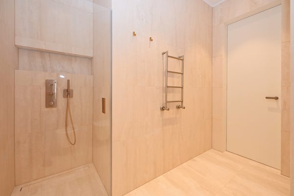 Attico di Lusso con Parziale Vista Lago, Piscina Privata e SPA 9