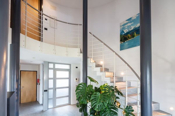 Moderna Villa Ben Soleggiata con Piscina e Giardino in vendita a Pura 13