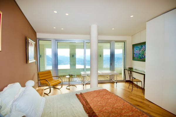 Moderno Attico Duplex di Lusso con Vista Mozzafiato sul Lago di Lugano 10