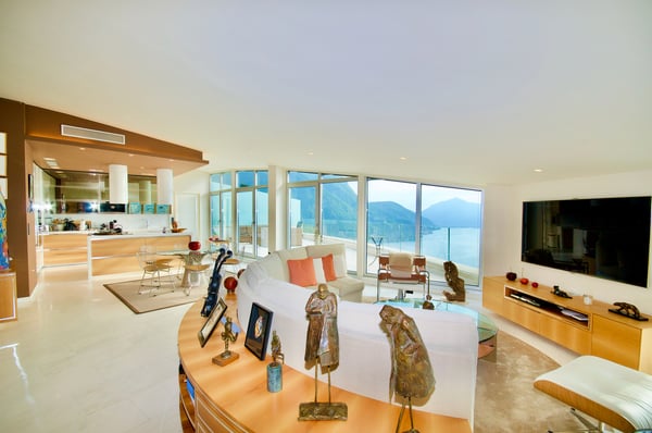 Moderno Attico Duplex di Lusso con Vista Mozzafiato sul Lago di Lugano 4