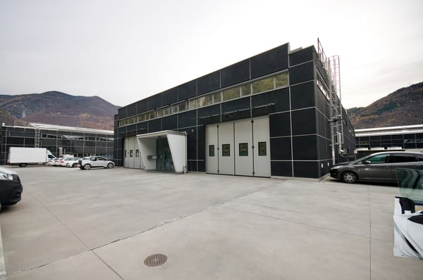 Spazio Commerciale di 338 mq con 3 uffici in Zona Comoda a Castione 10
