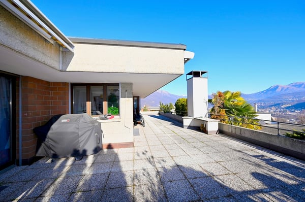 Villa a Breganzona con Vista Imprendibile sulle Montagne 3