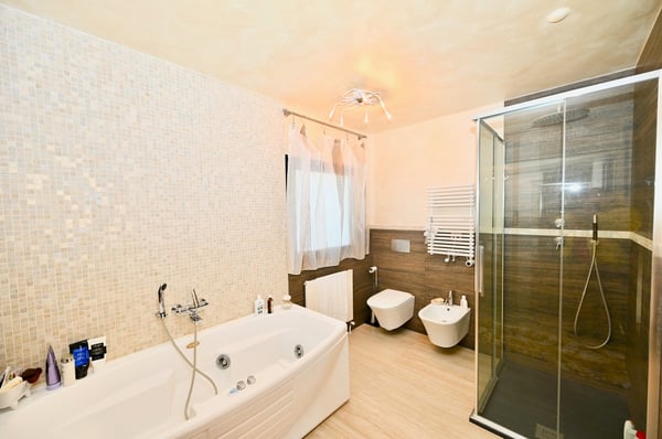 Villa Moderna con Piscina Riscaldata ad Agra - Collina d'Oro 12