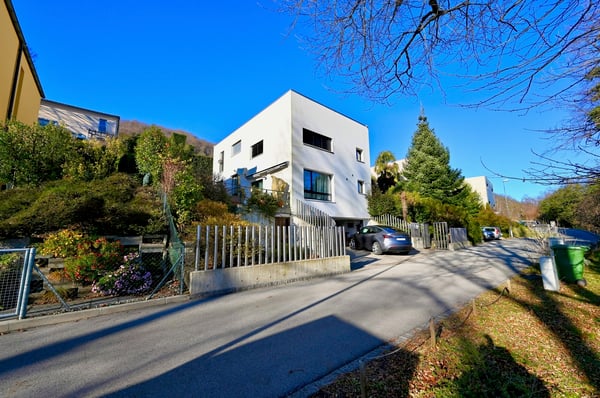 Villa Moderna con Piscina Riscaldata ad Agra - Collina d'Oro 2