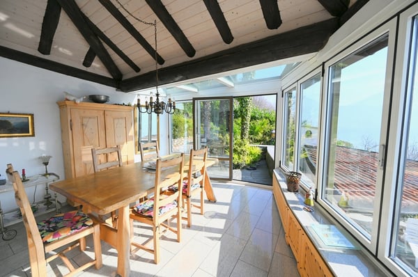 2 Ville Gemelle in Stile Rustico con Vista Lago e Piscina 12