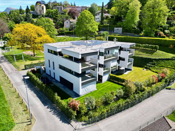 Moderno Attico: Terrazza Panoramica e Finiture di Pregio 2