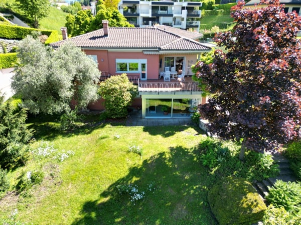 Affascinante Villa con Giardino e Potenziale per Espansione 3