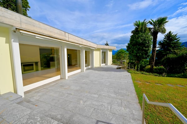 Villa con Piscina e Vista sul Lago di Lugano e Montagne Corcostastanti 5