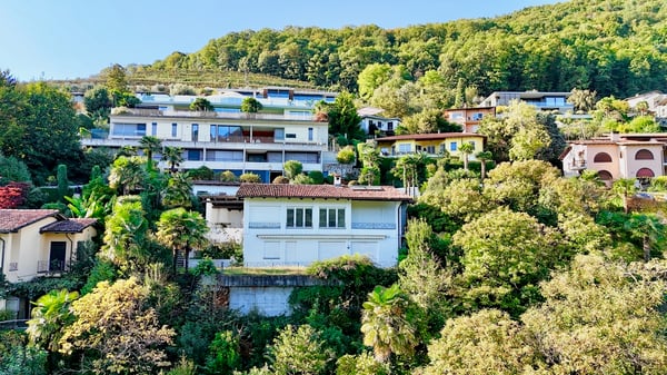 Villa da Ristrutturare con Vista a 180 sul lago di Lugano