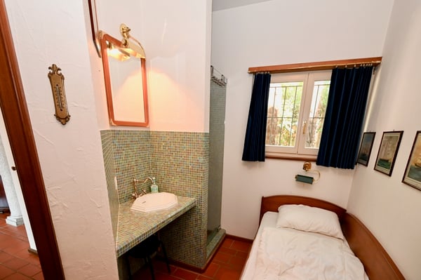 SONNIGE DUPLEX-TERRASSENWOHNUNG MIT SPEKTAKULÄREM BERG- SEEPANORAMA 8