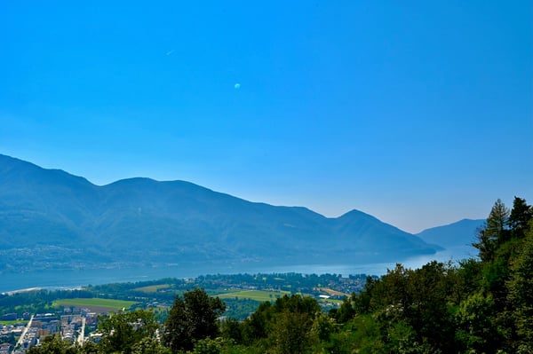 SONNIGE DUPLEX-TERRASSENWOHNUNG MIT SPEKTAKULÄREM BERG- SEEPANORAMA 3