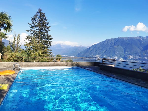 SONNIGE DUPLEX-TERRASSENWOHNUNG MIT SPEKTAKULÄREM BERG- SEEPANORAMA 2