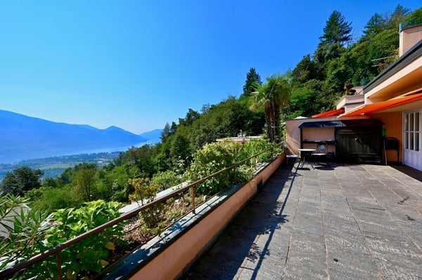 SONNIGE DUPLEX-TERRASSENWOHNUNG MIT SPEKTAKULÄREM BERG- SEEPANORAMA 4