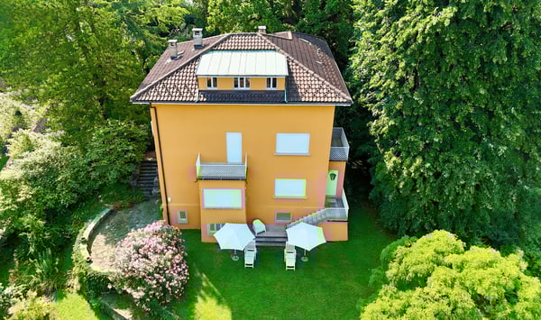 Villa di Prestigio con Splendido Parco vicino al centro di Lugano 1