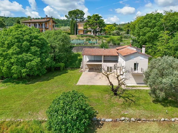 Affascinante Villa nel Cuore della Natura 4