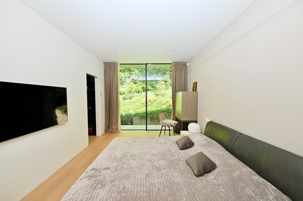 Villa Moderna di Lusso - Pace, Privacy ed Eleganza Contemporanea 11