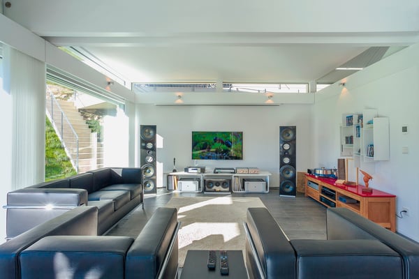 Oasi di Lusso e Design: Villa con Vista Panoramica a 360 9