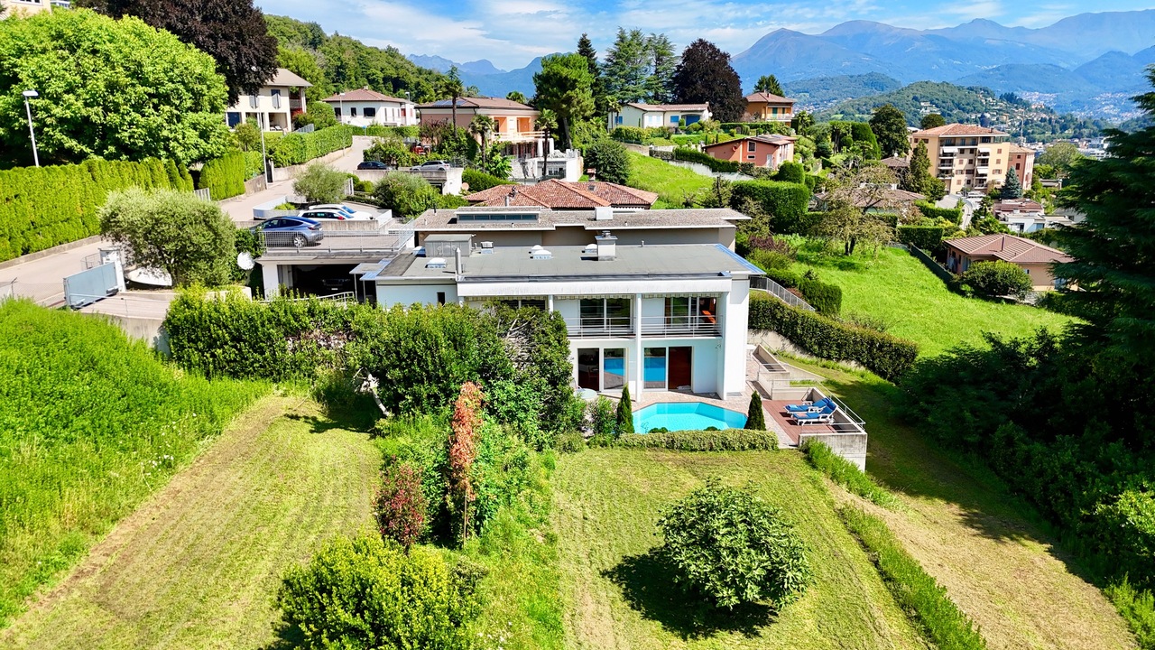 Bild Elegante Villa con Splendida Piscina in affitto a Breganzona