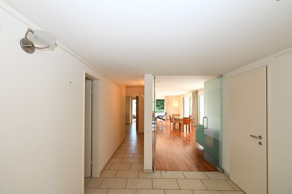 Elegante Villa con Splendida Piscina in affitto a Breganzona 12