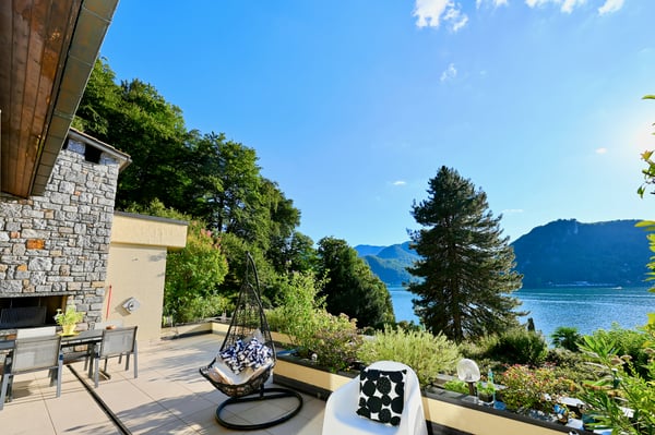 Elegante Attico Duplex con Vista Spettacolare sul Lago di Lugano 4