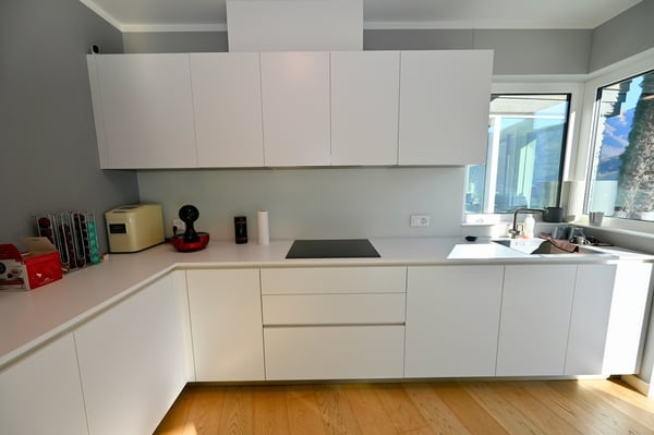 Esclusiva Villa di Lusso con Piscina Coperta e Vista Lago 8
