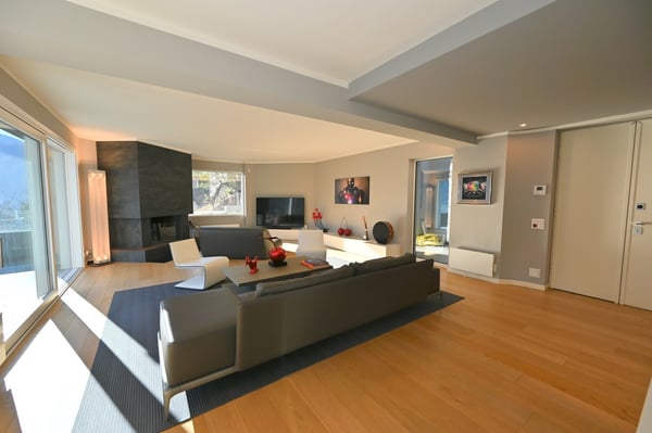 Esclusiva Villa di Lusso con Piscina Coperta e Vista Lago 5