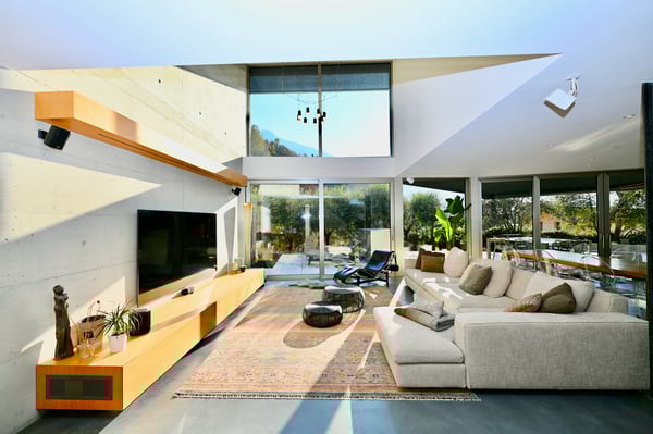 Architettura d'Autore e Comfort Totale: Prestigiosa Villa con Piscina 9