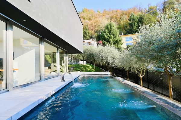 Architettura d'Autore e Comfort Totale: Prestigiosa Villa con Piscina 4