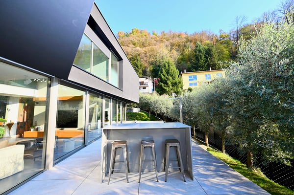 Architettura d'Autore e Comfort Totale: Prestigiosa Villa con Piscina 6