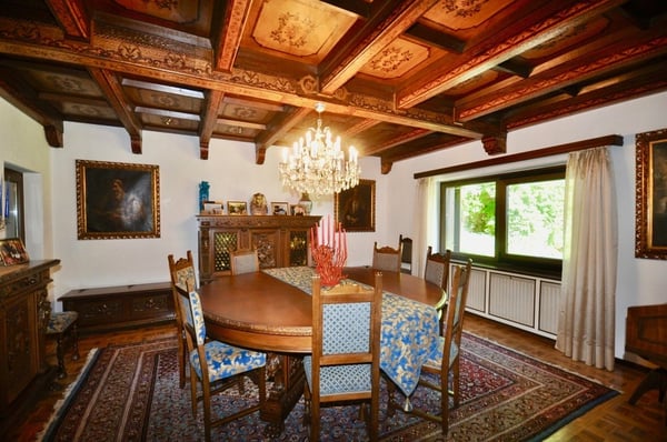 Villa in Stile Ticinese Immersa nel Verde con Privacy e Vista Lago 13