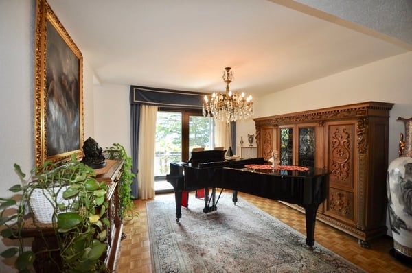Villa in Stile Ticinese Immersa nel Verde con Privacy e Vista Lago 10
