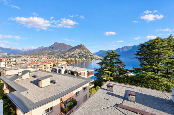 Elegante Appartamento con Vista Lago Mozzafiato a Lugano 3