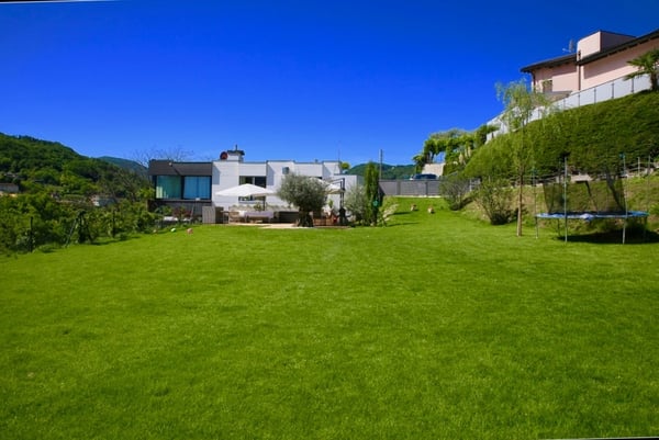 Prestigiosa Villa con Piscina e Panoramica Vista Lago e Montagne 6