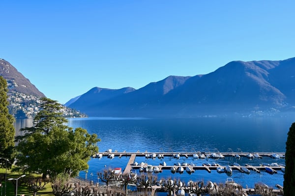 Appartamento di 430 m2 fronte lago di Lugano in Central Park 1