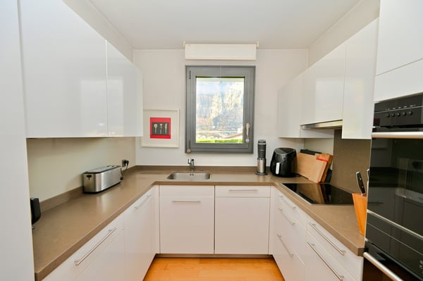 Villetta a Schiera di Charme con Incantevole Vista Lago e Montagne 10