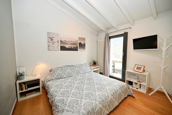 Villetta a Schiera di Charme con Incantevole Vista Lago e Montagne 11