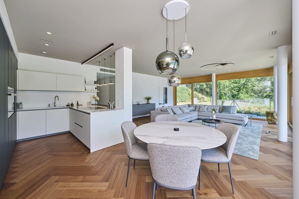 Moderno Appartamento con Terrazza, Giardino e Vista Montagna 1