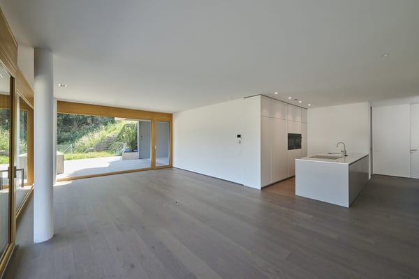 Moderno Appartamento con Terrazza, Giardino e Vista Montagna 2
